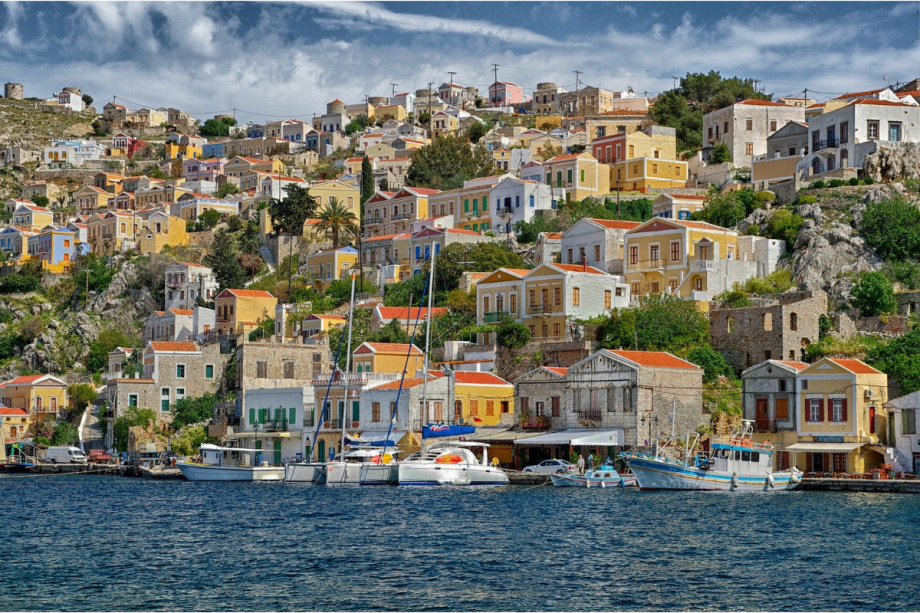 8 colourful places around the world // Symi